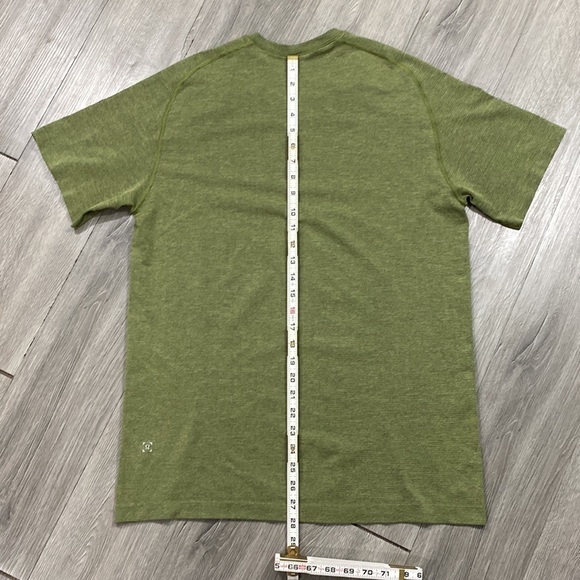 Lululemon Athletica Static Stripe Green Short Sleeve T-Shirt size L - Picture 8 of 9